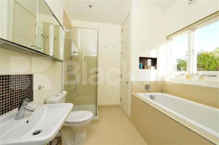 			4 Bedroom, 1 bath, 1 reception Flat			 Shepherds Hill, Highgate